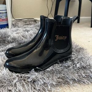 JUICY COUTURE rain boots